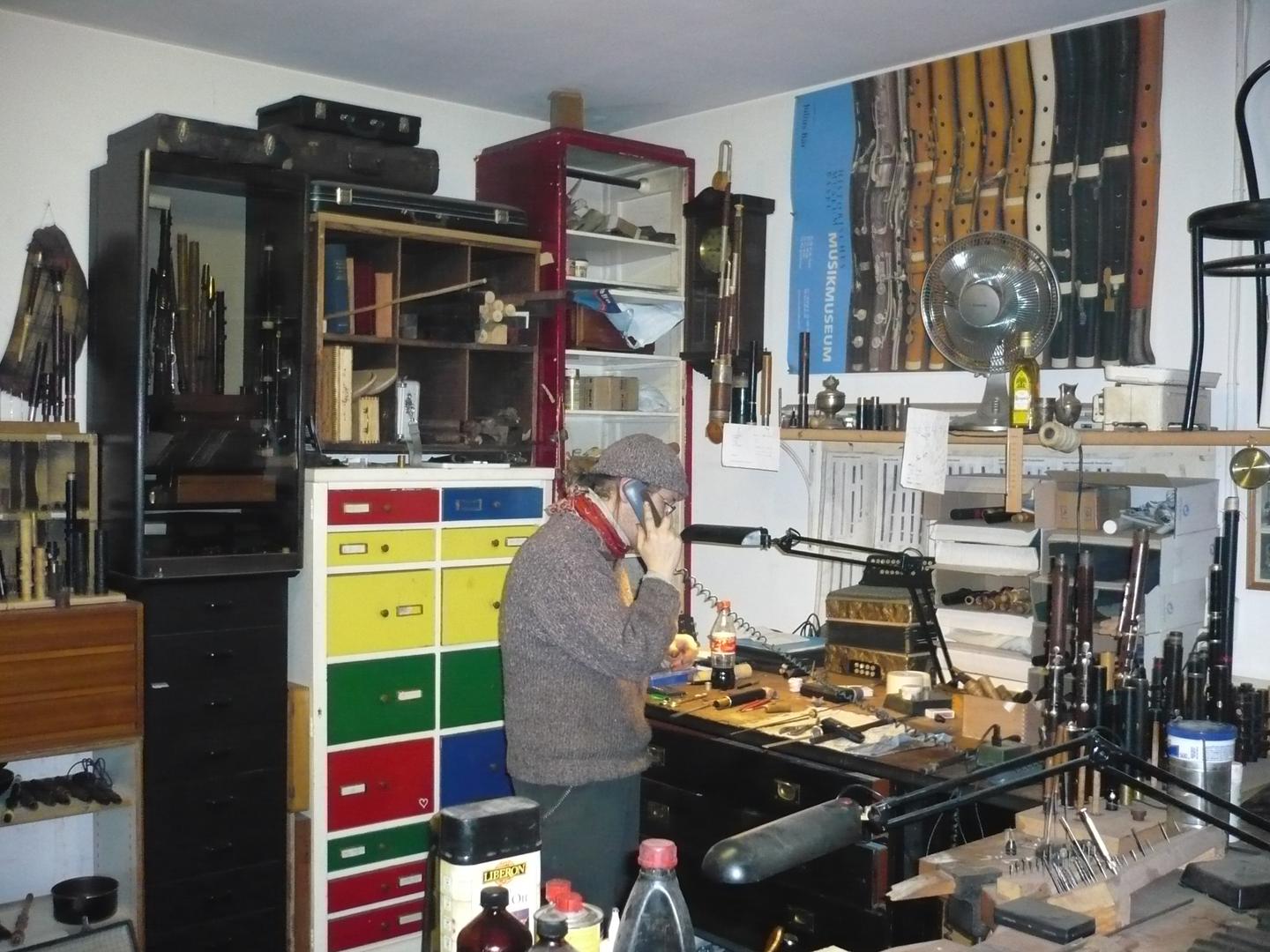 Fotografie von Tom Aebi in seiner Werkstatt